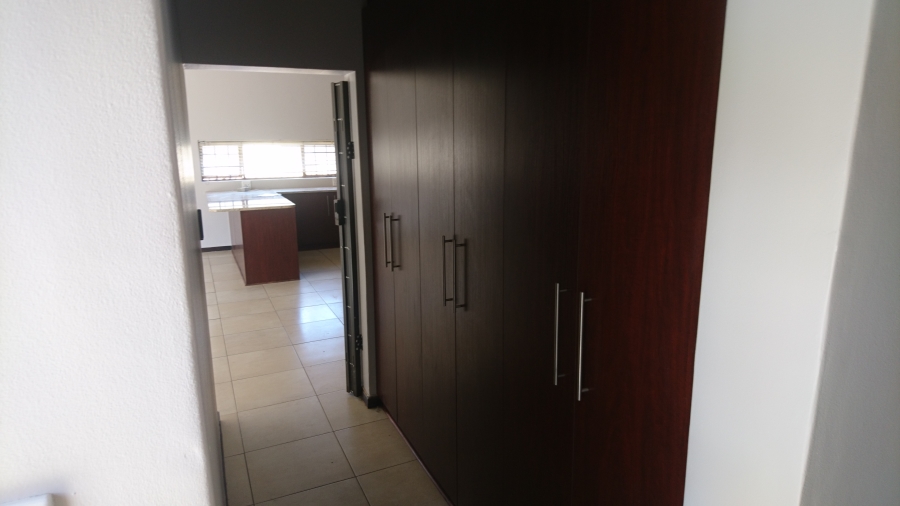 To Let 3 Bedroom Property for Rent in Hillside Free State